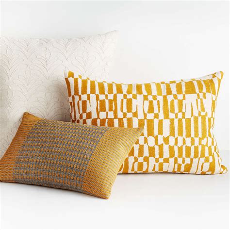 crate and barrel throw pillows